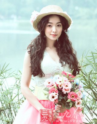 點擊將在新窗口查看全圖 中醫養生 巧用艾灸防肌膚老化